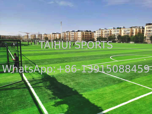 Shockpad rumput buatan untuk acara profesional bersertifikat Situs dengan kekuatan tarik tinggi dan umur panjang