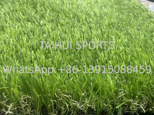 Olahraga di luar ruangan rumput rumput buatan karpet hijau dengan lubang drainase kepadatan 21000