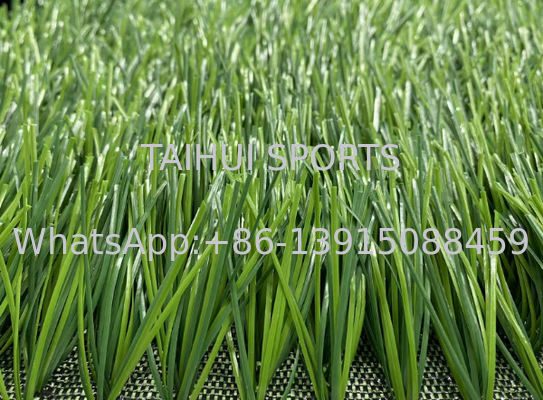 Pakai tahan di luar ramah hewan peliharaan rumput buatan lapangan sepak bola plastik hijau