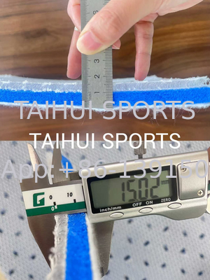 30-70kg/m3 Densitas Shock Pad dengan Kain Laminasi Sempurna Untuk Lapangan Sepak Bola Lapangan Golf Lapangan Rugby Lapangan Hockey Lapangan