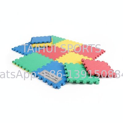 Mat Keamanan Interlocking Busa PE dengan Ketebalan 10-100mm dan HIC & CFH Terjamin untuk Alas Kejut Taman Bermain