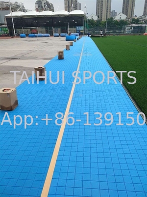 Olahraga Dalam Ruangan Luar Ruangan Rumput Buatan Shock Pad HIC Impact Tested Safety Soft Layer
